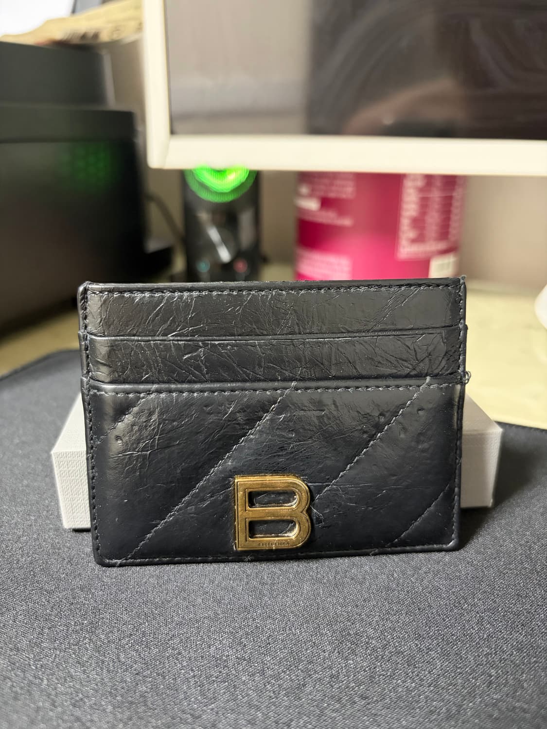 발렌시아가 크러쉬 카드 홀더 퀼티드 블랙 상품이미지1