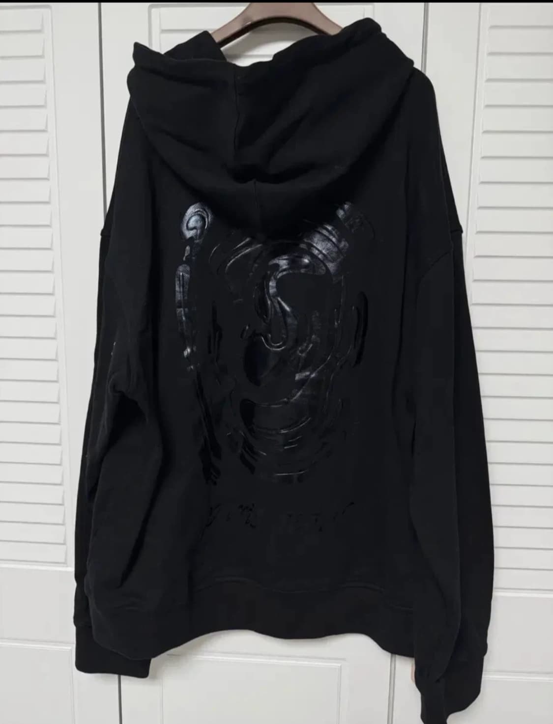 2024 우영미 메탈릭 그래픽 후드 상품이미지2