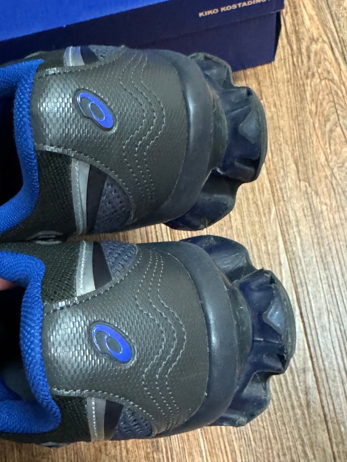 아식스 x 키코 코스타디노브 젤 퀀텀 지엔치아 다크 그레이 상품이미지5