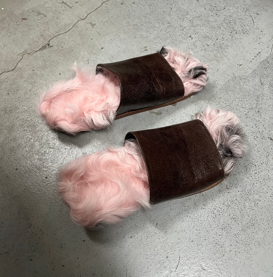 MARQUES ' ALMEIDA Fur Sandals 상품이미지3