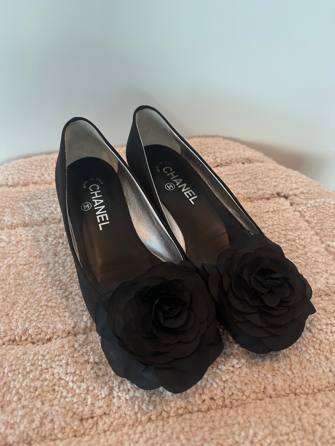 정품 샤넬 까멜리아 블랙 슈즈 240 상품이미지2