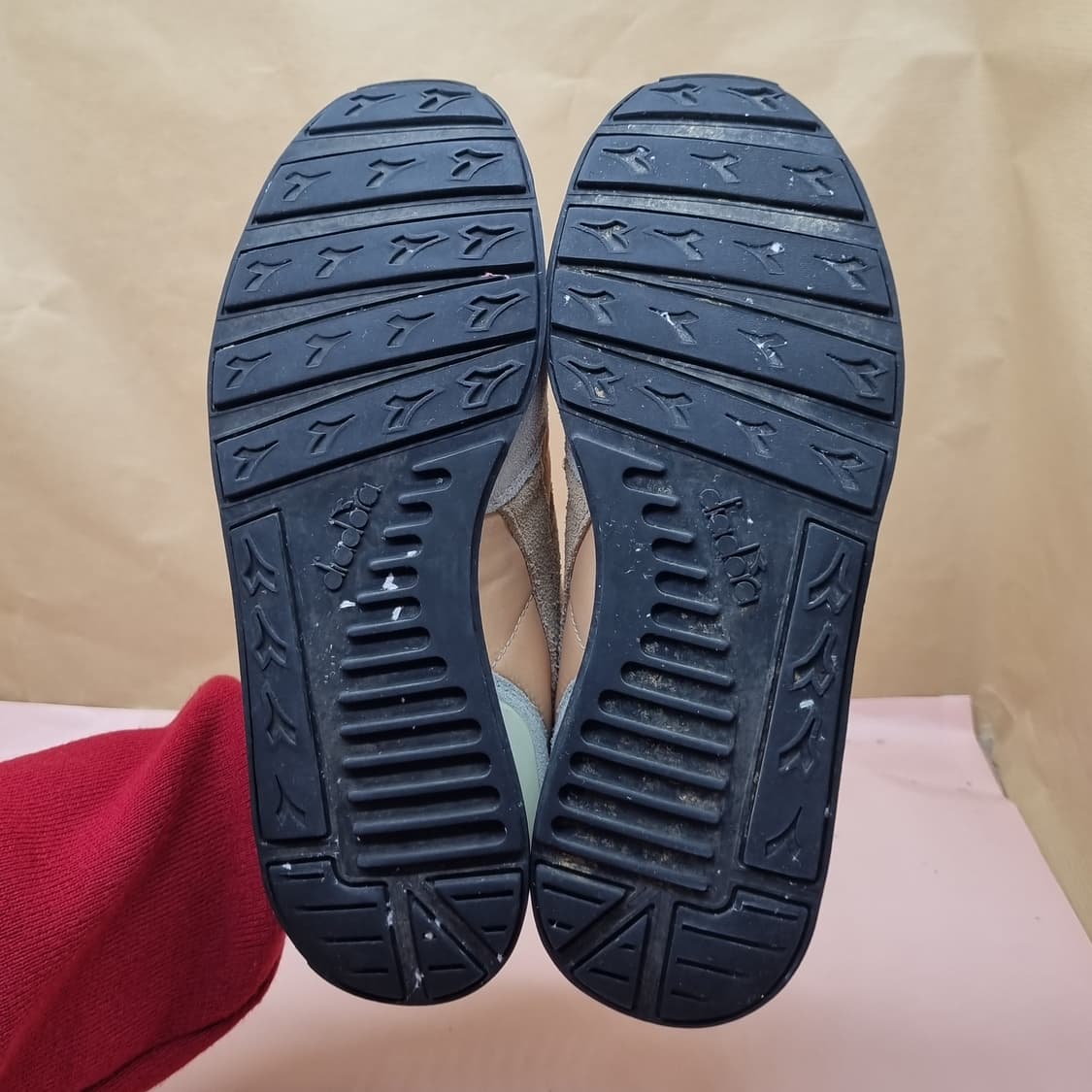 디아도라 스웨이드 운동화 240 상품이미지3