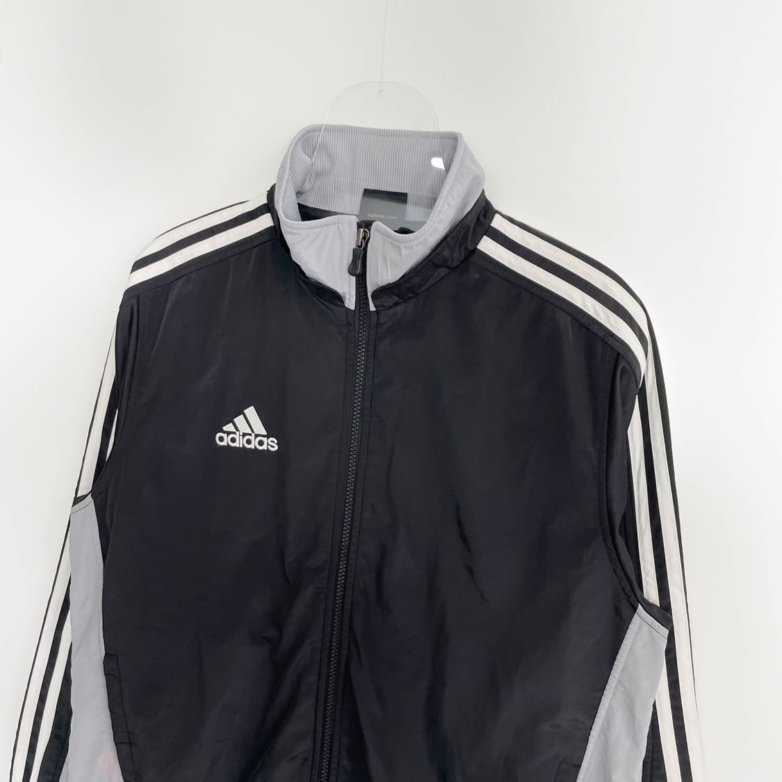 E2 아디다스 올드스쿨 바람막이 95사이즈 상품이미지2