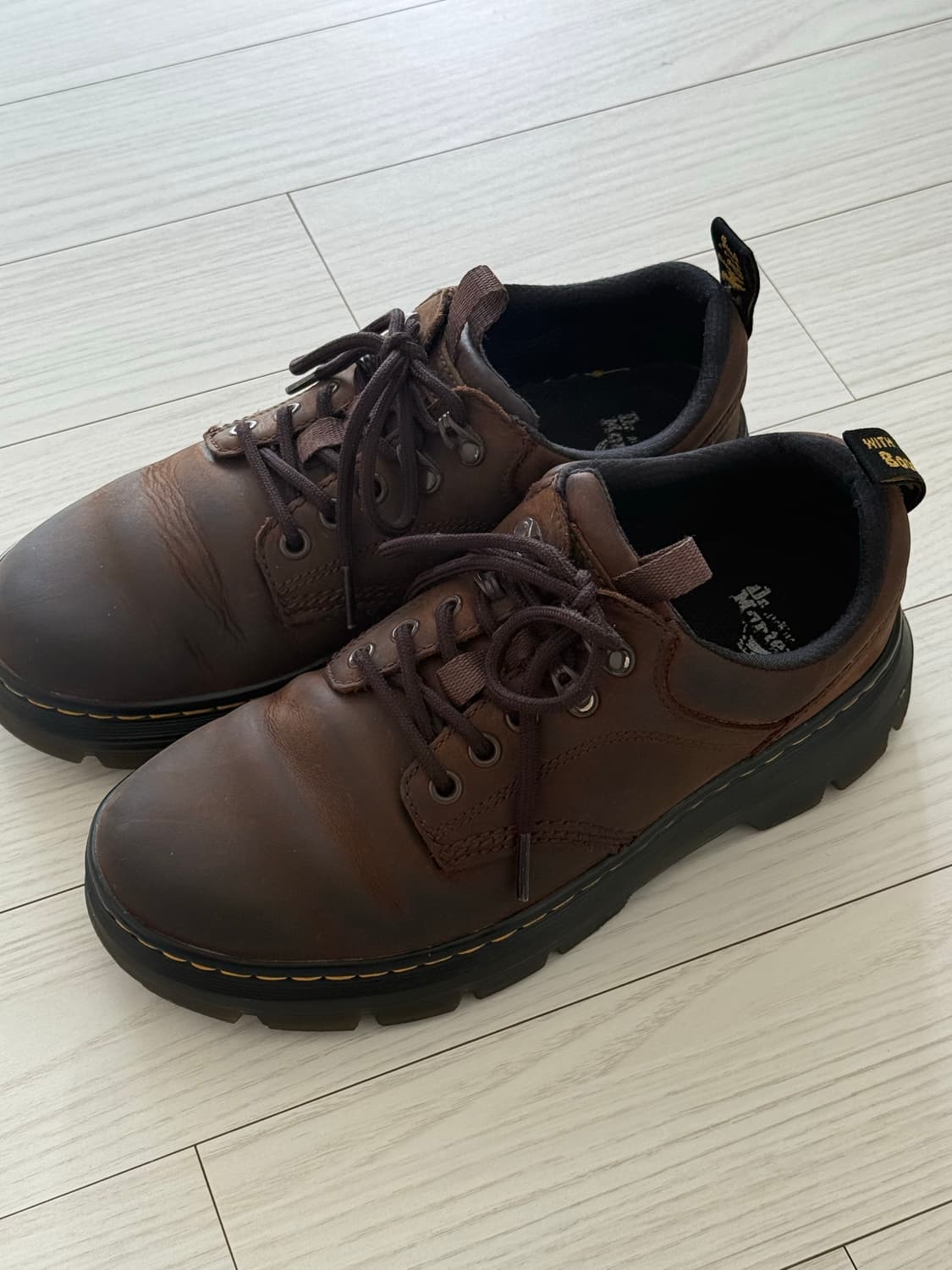 닥터마틴 리더 크레이지호스 250 상품이미지1