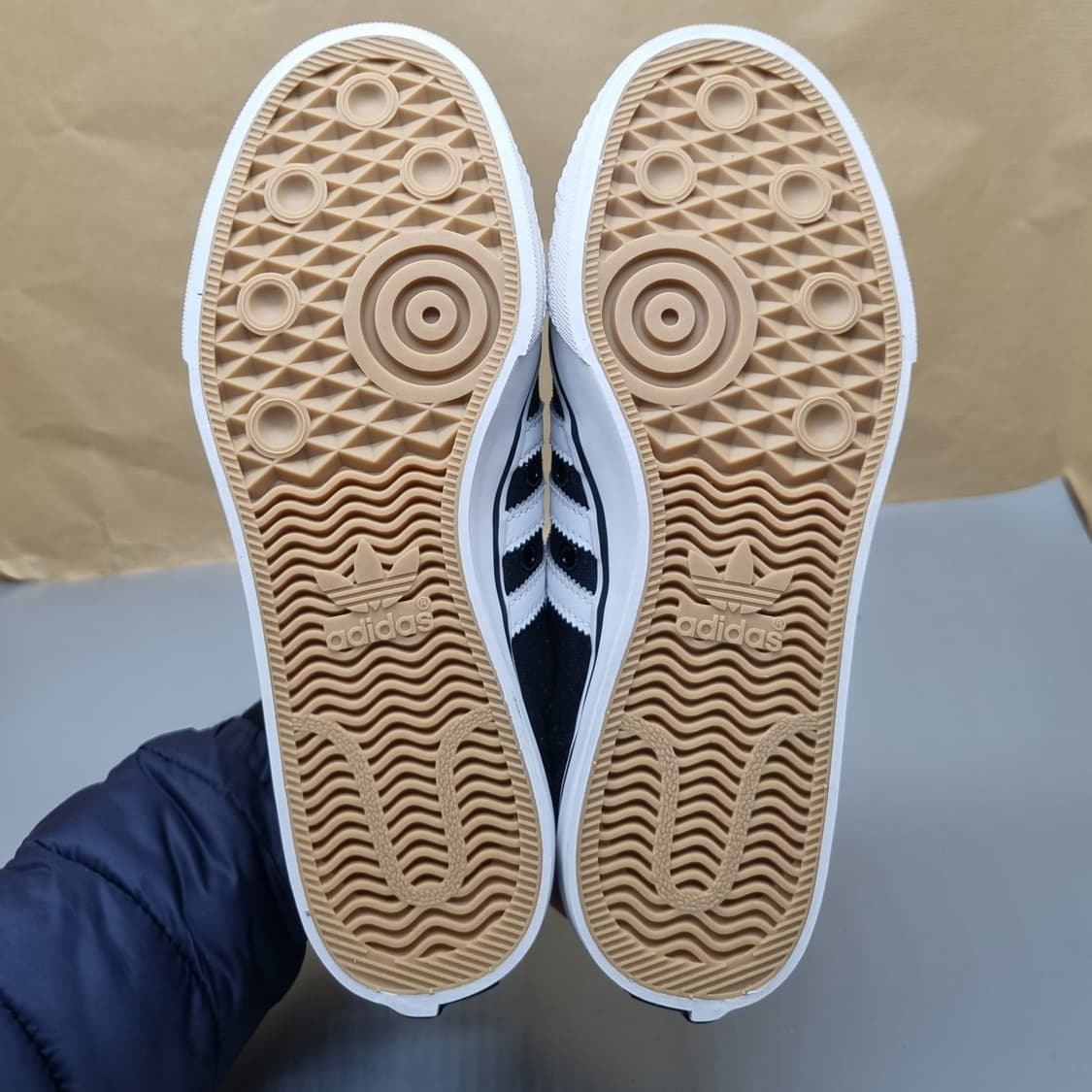 아디다스 니짜 로우 블랙 스니커즈 245 상품이미지3