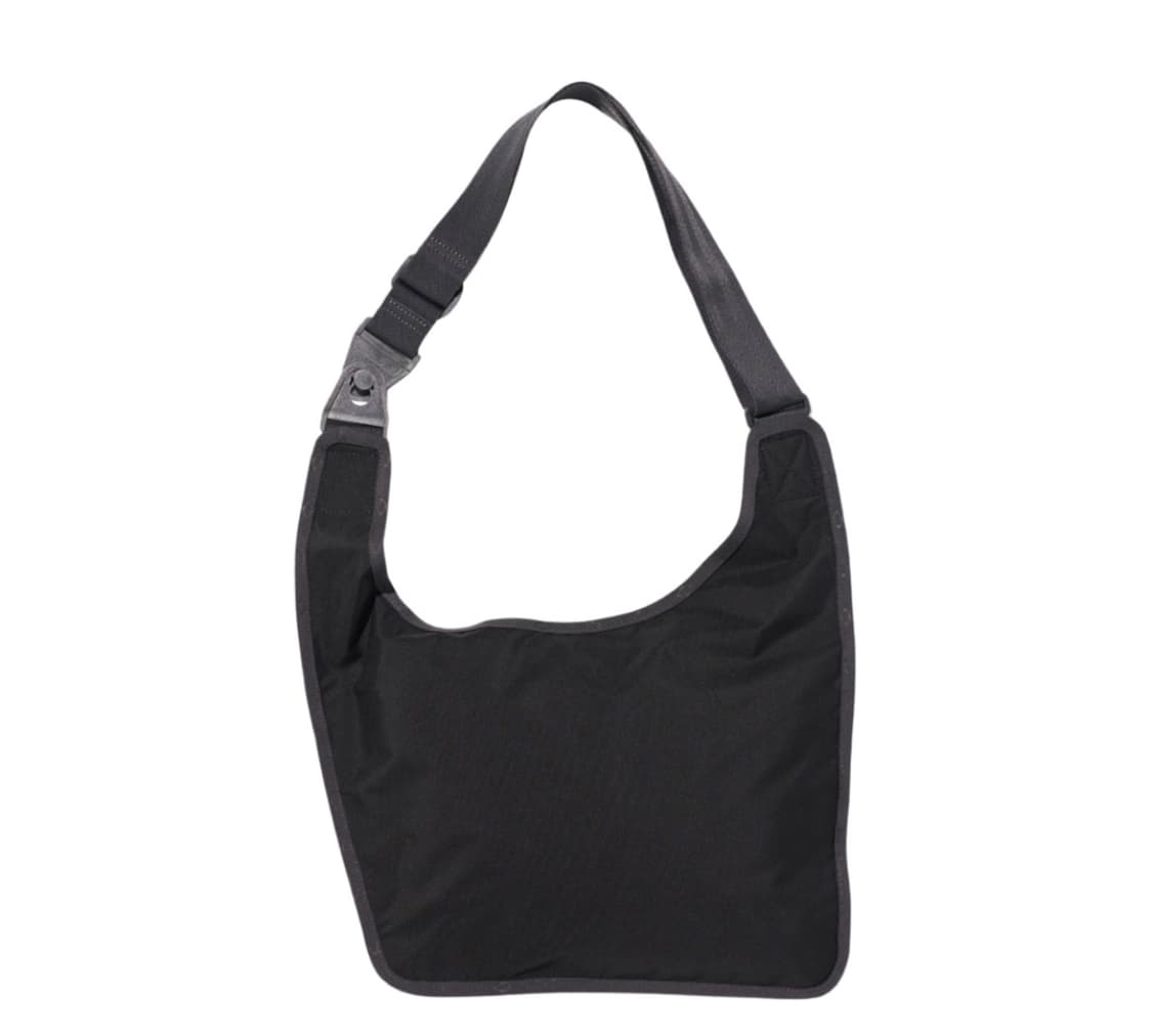 미스치프 라이트웨이트 플랫 크로스백 블랙 상품이미지2