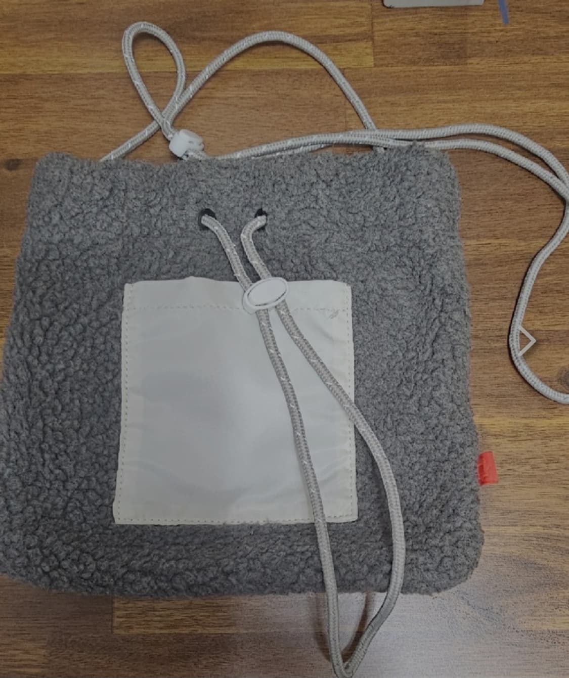 먹구름 뽀글이 크로스백 상품이미지1