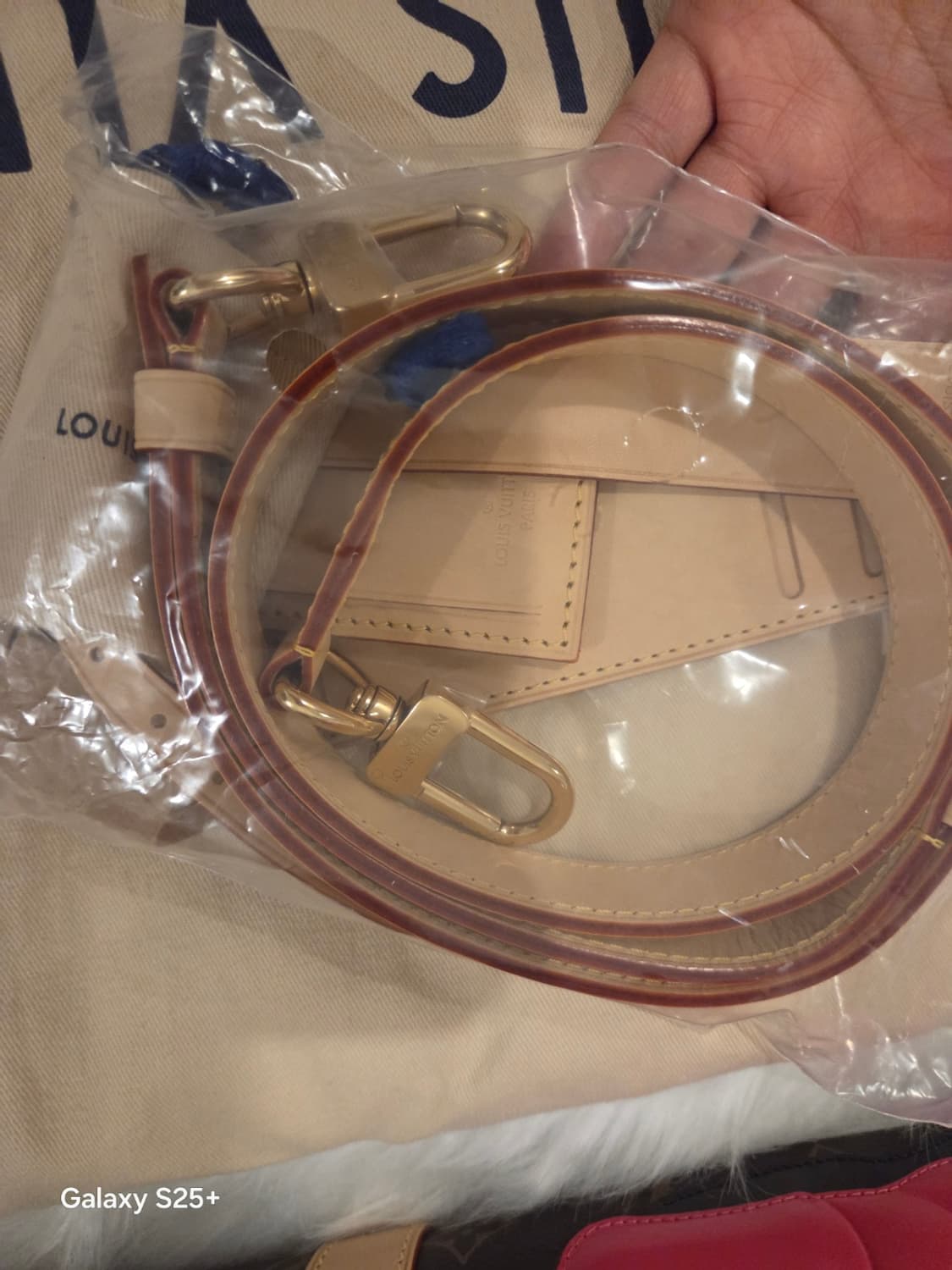 루이비통 모노그램 키폴 반둘리에 45 슌이텐  한정판 상품이미지4