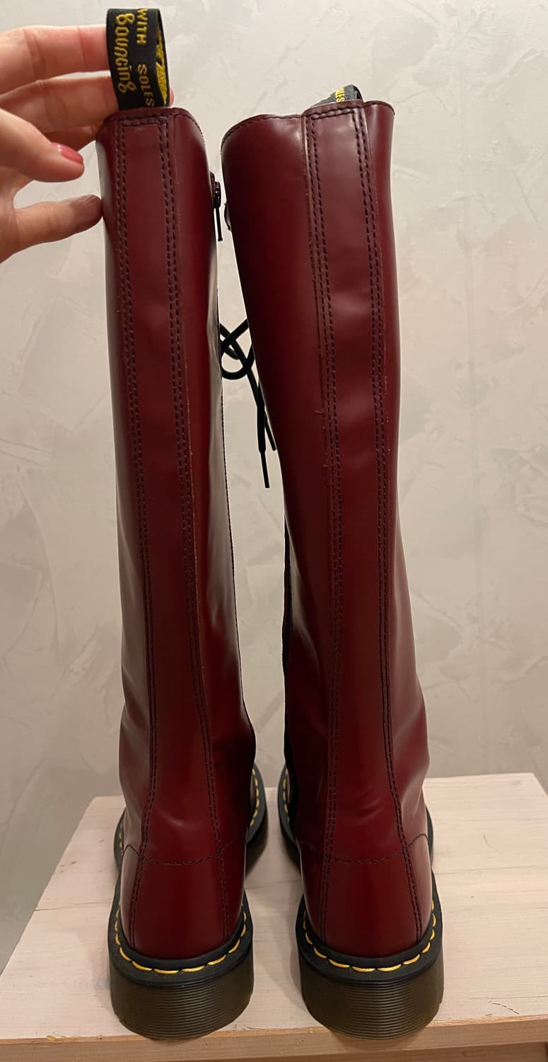 새상품✨ 닥터마틴 1B60 버건디 20홀 롱부츠 UK5 상품이미지3