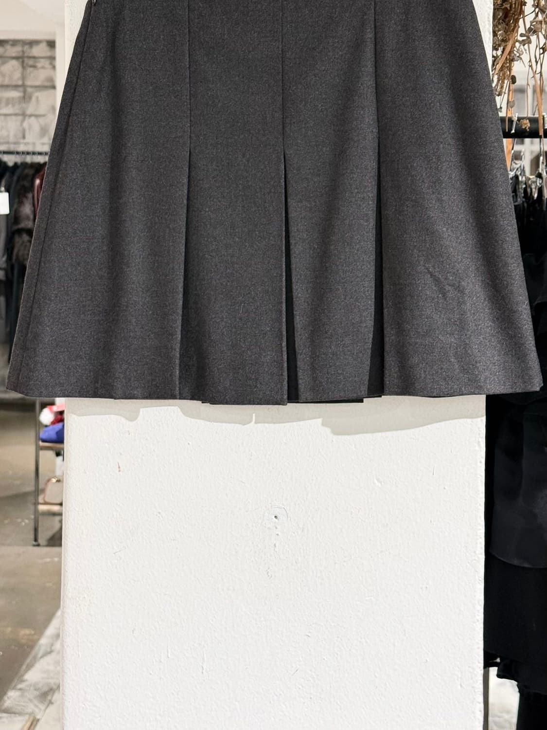 입생로랑 그레이 라나 버진 플리스울 플리츠 미니 스커트  상품이미지6