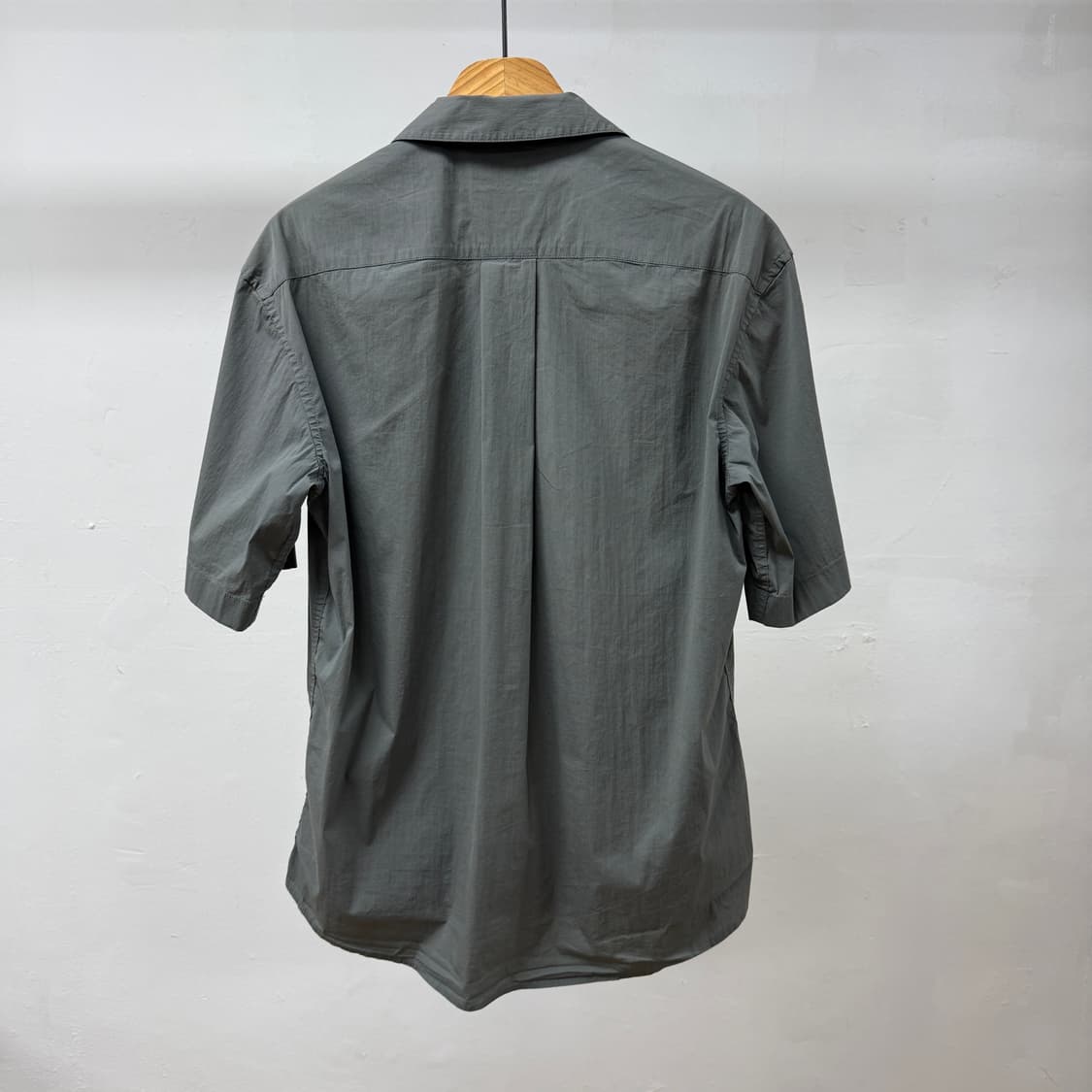 빈폴 BEANPOLE 나일론 혼방 반팔 셔츠 (그레이 / 95) JS39 상품이미지7