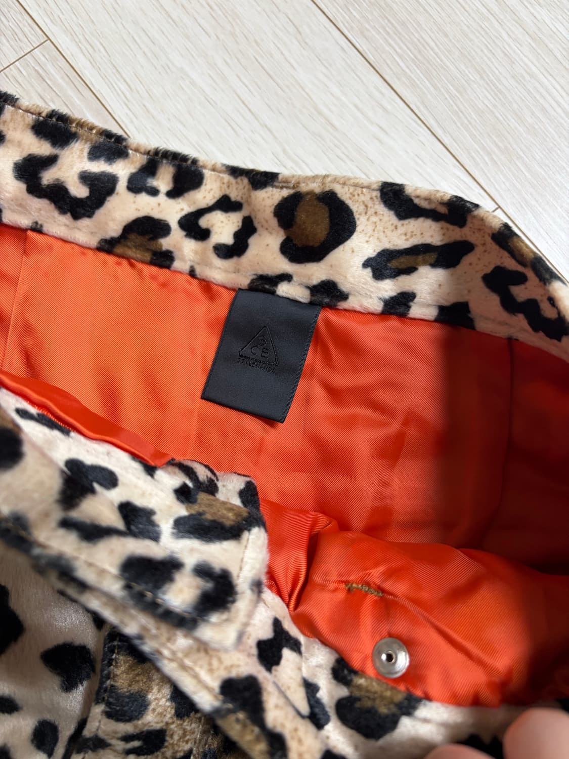 스타일난다 메이드 레오파드 퍼 터치 미니스커트 상품이미지3