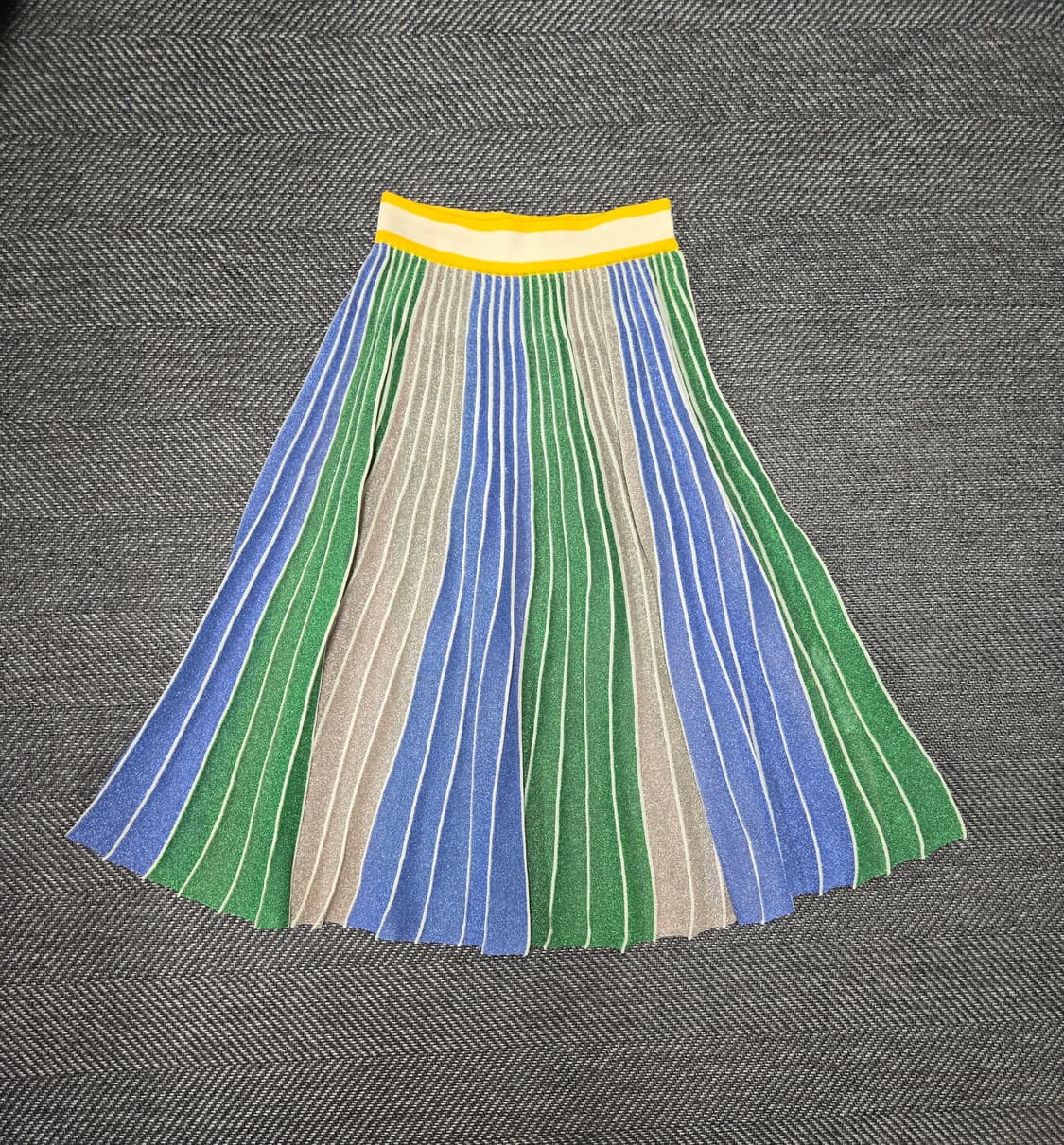 럭키슈에뜨 컬러 스트라이프 플리츠 니트 스커트 상품이미지1