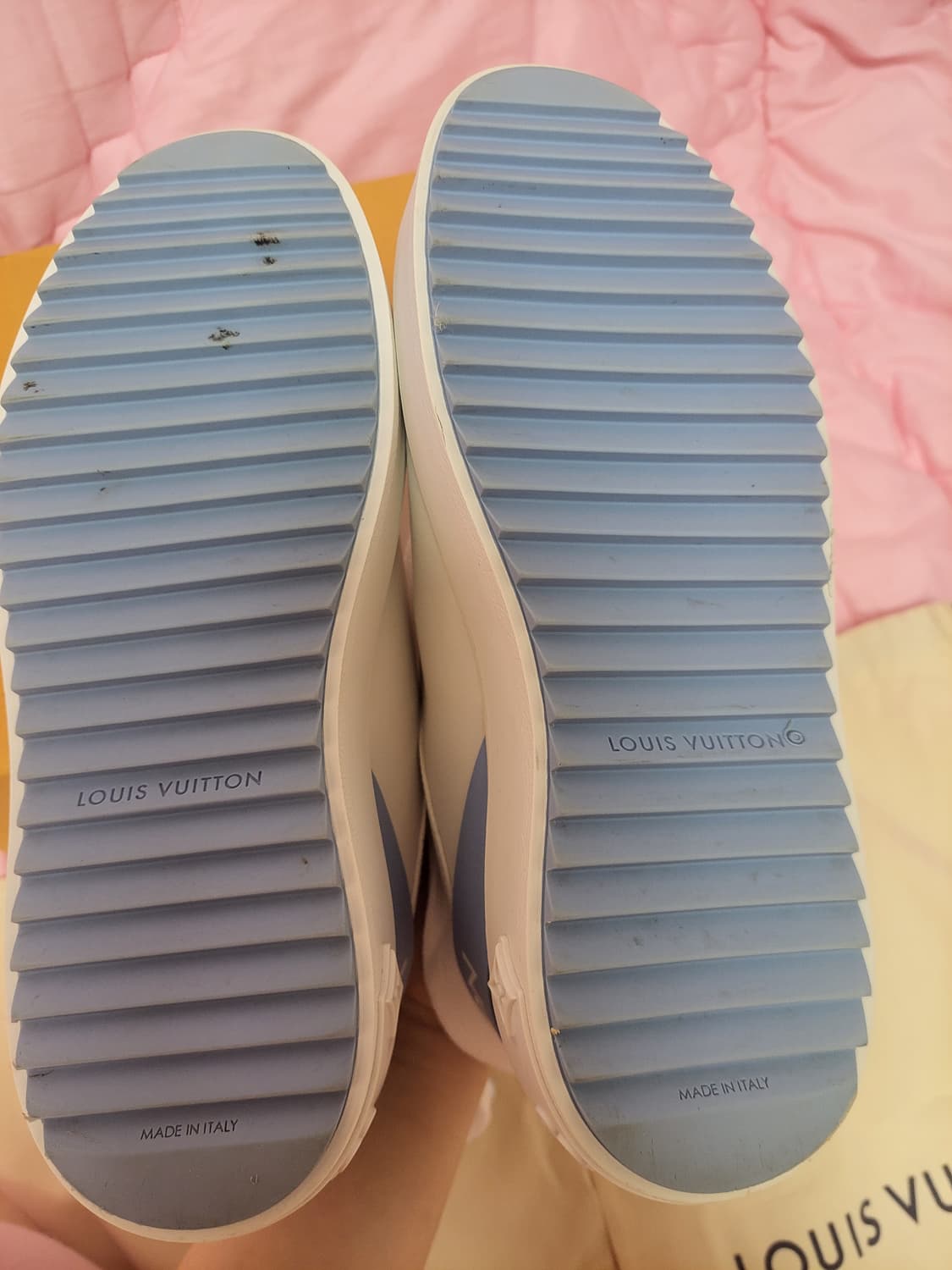 정품)급처명품세탁완료상태좋음!루이비통 리본 타임아웃 태연 스니커즈 운동화 상품이미지10