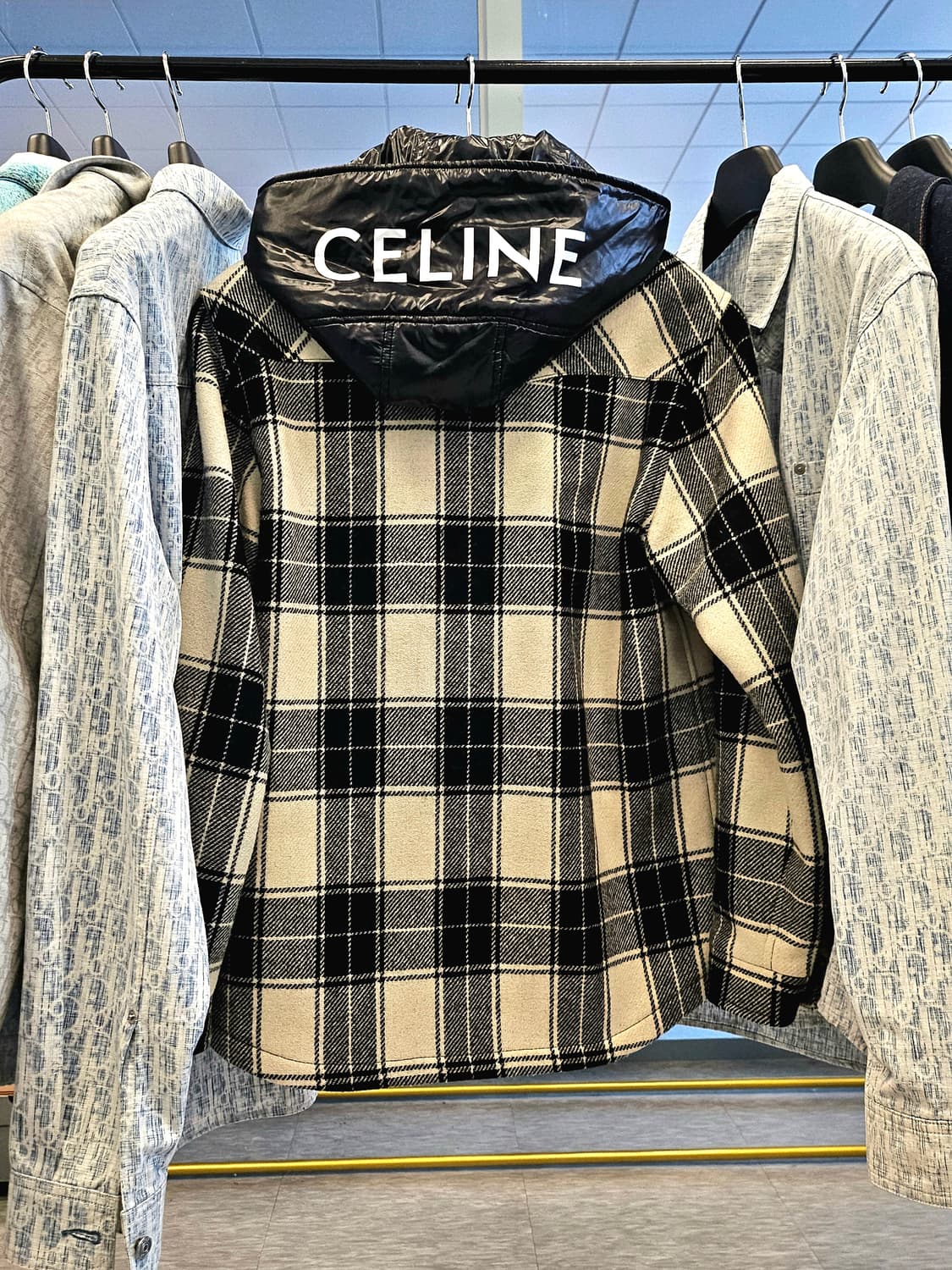 셀린느 체크 후드 패딩자켓 44사이즈
 상품이미지1