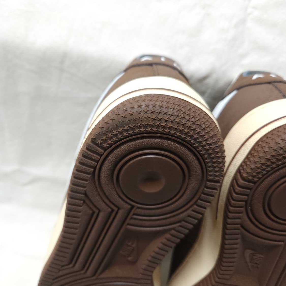 [260] 나이키 에어포스 1 '07 카카오 와우 코코넛 밀크 상품이미지8