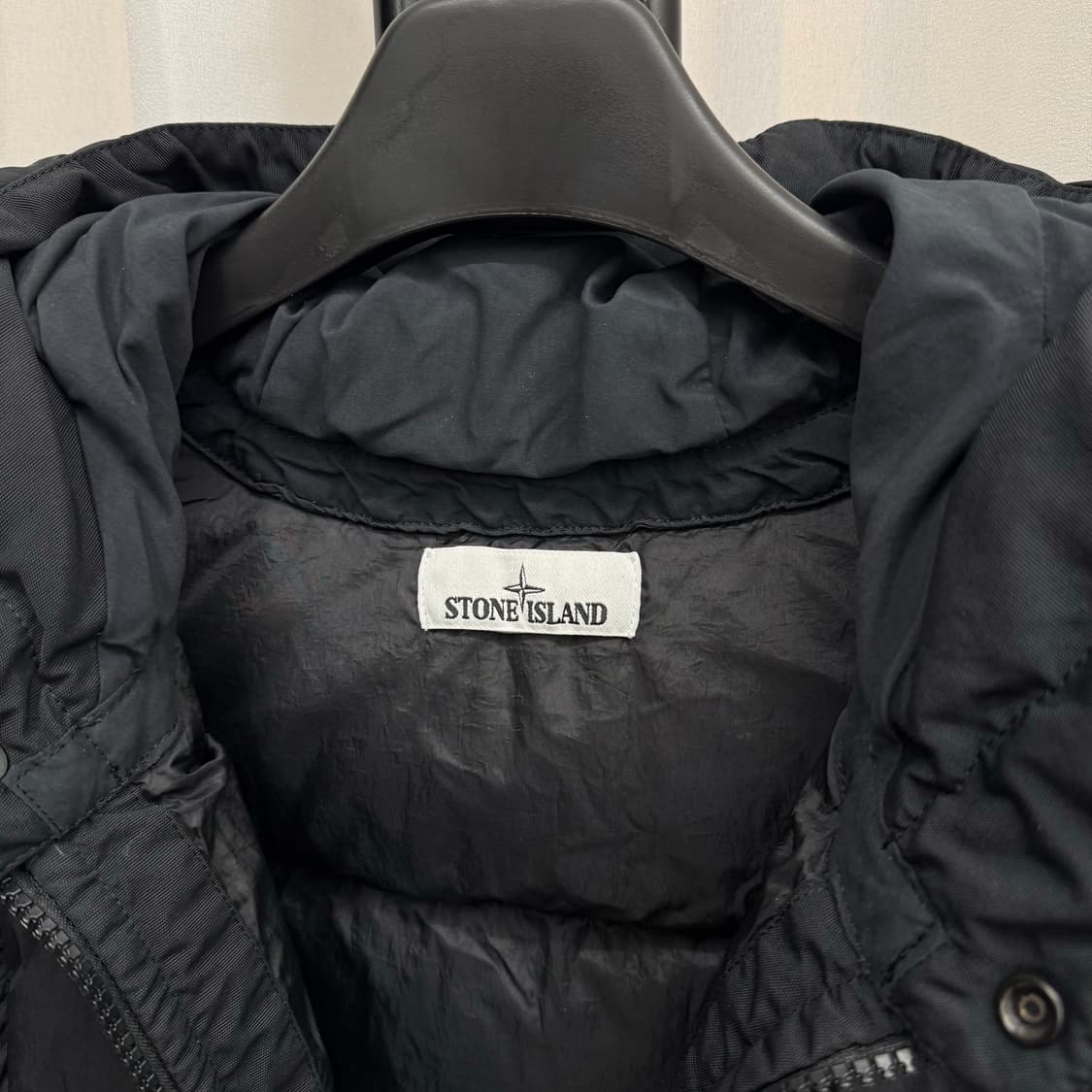 [XL] 스톤아일랜드 크링클랩스 후드 패딩 블랙 상품이미지4