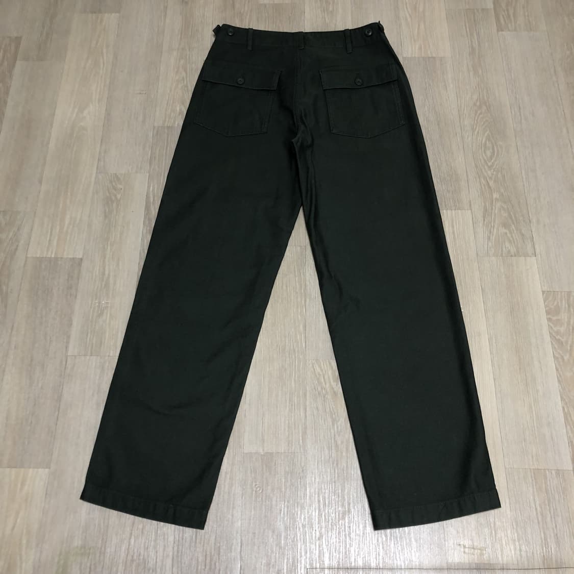 (30) 무신사 스탠다드 레플리카 백사틴 퍼티그 팬츠 카키 상품이미지10