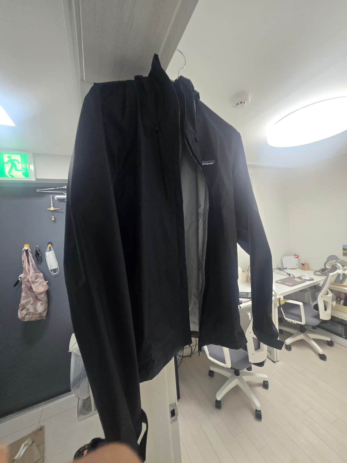 파타고니아 토렌쉘 3L 레인커버 자켓 블랙 M  상품이미지1