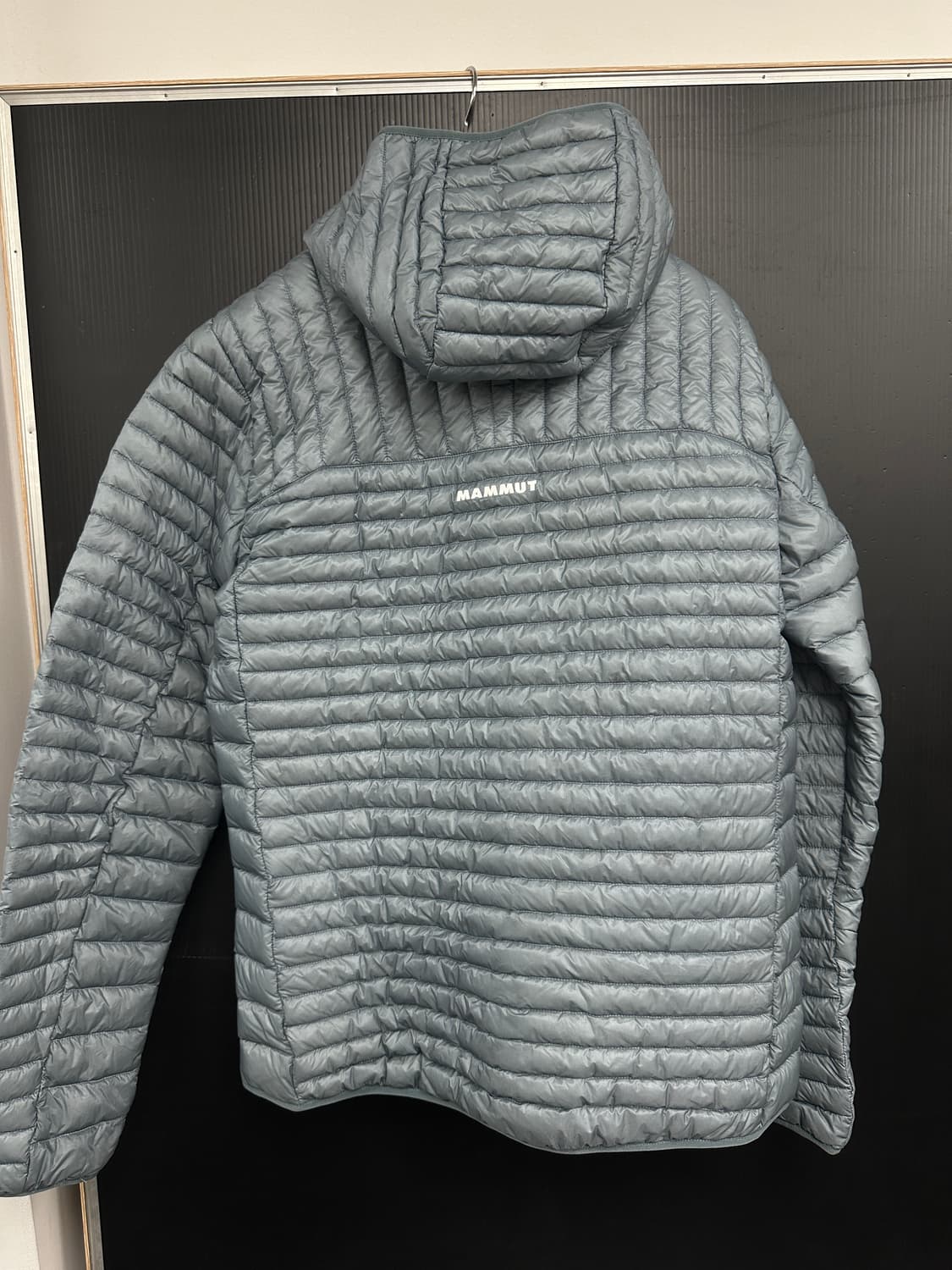 마무트(MAMMUT) 브로드피크 후드 경량다운 상품이미지2