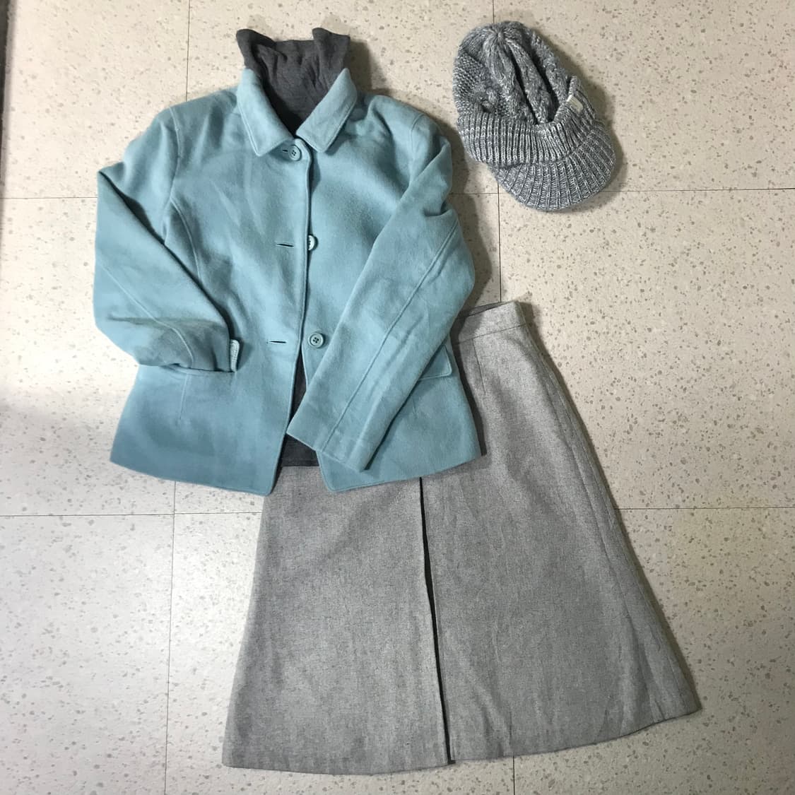 겨울 빈티지 소녀룩 ¡ 코트 미디스커트 비니 상품이미지1