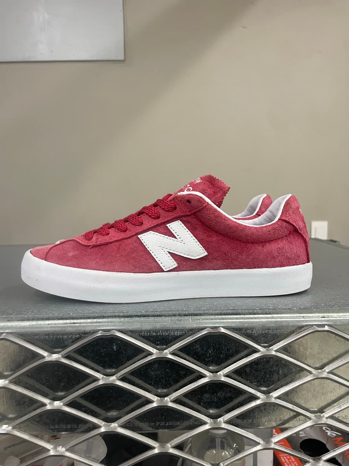 뉴발란스 템퍼스스 스웨이드 레드 250 상품이미지1