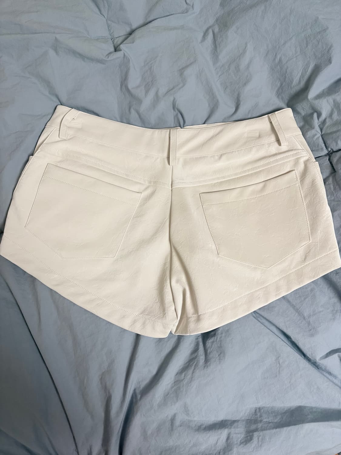 아드베스 가죽반바지 흰색 상품이미지3