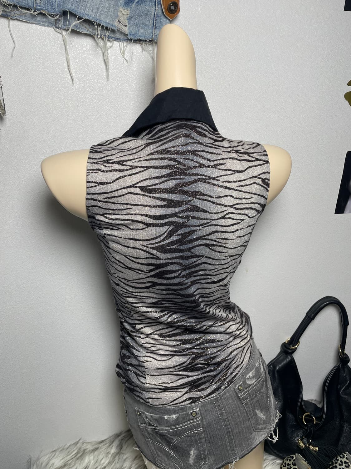 Zebra 지브라 글리터 홀터 나시 슬리브리스 상품이미지3