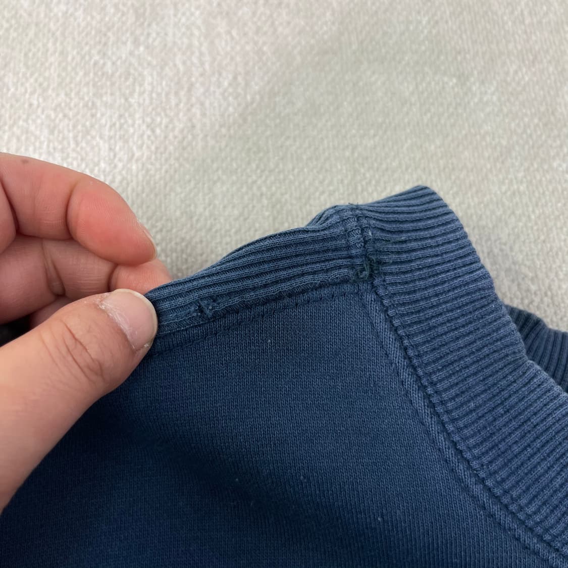 105 오클리 00s 아카이브 입체 프린팅 스웻셔츠 상품이미지4