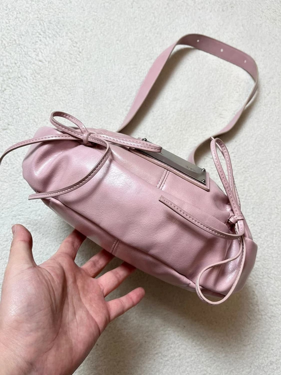 마뗑킴 25FW 하프 셔링 핑크 리본 라운드 백 Q1234 상품이미지6