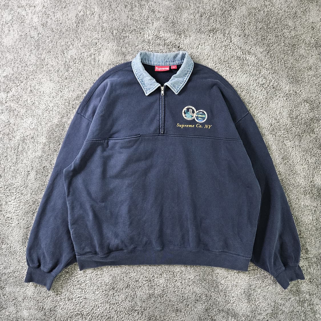 [무료배송] Supreme 23SS 데님 카라 하프집 맨투맨 상품이미지1