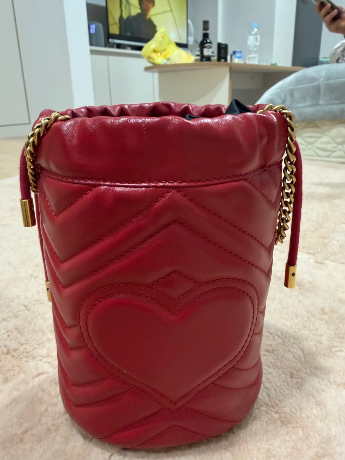 구찌 GG 마몽 마틀라세 미니 버킷백 레드 상품이미지2