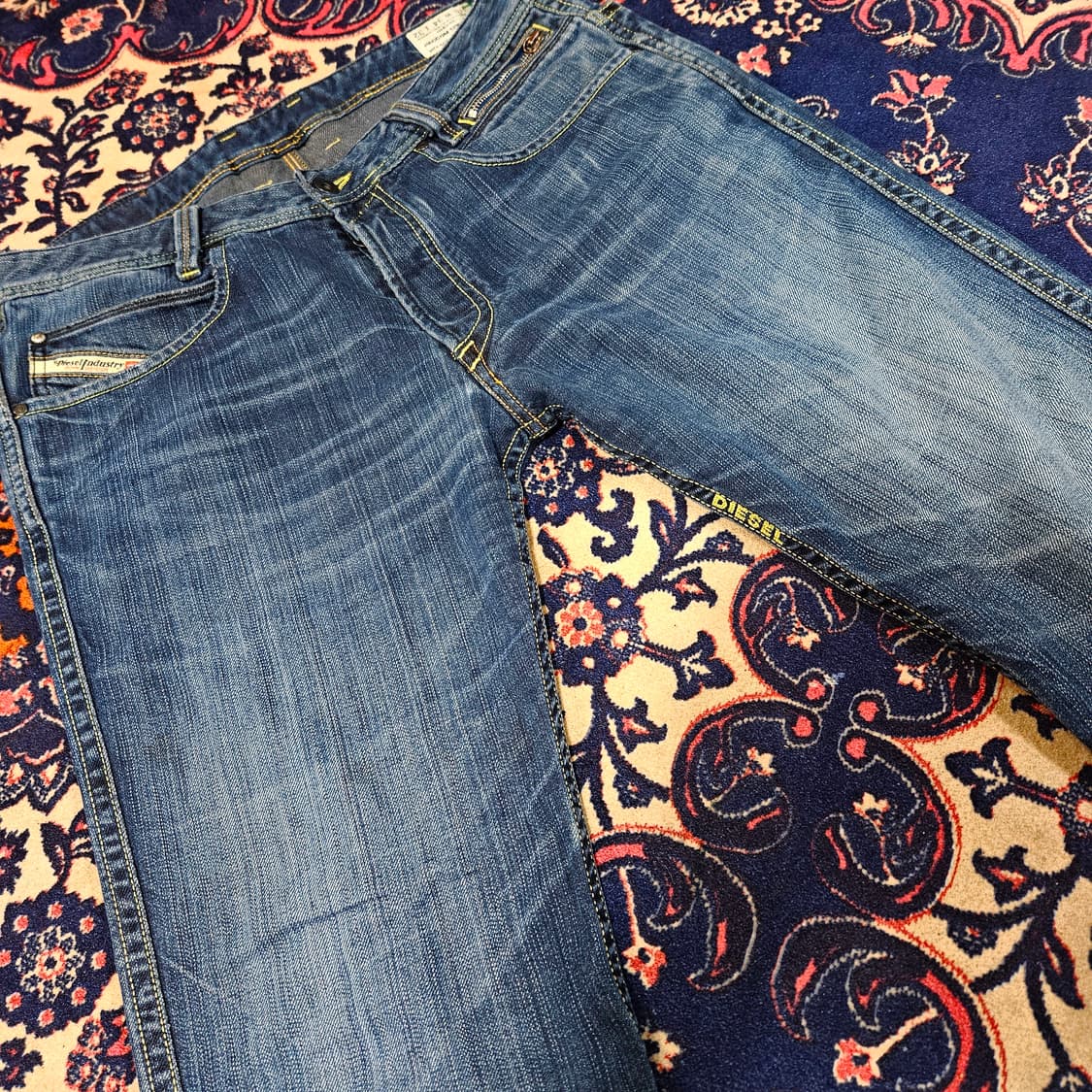 디젤(DIESEL) in Italy 패덤 스페셜 레귤러 스트레이트핏 데님 상품이미지2