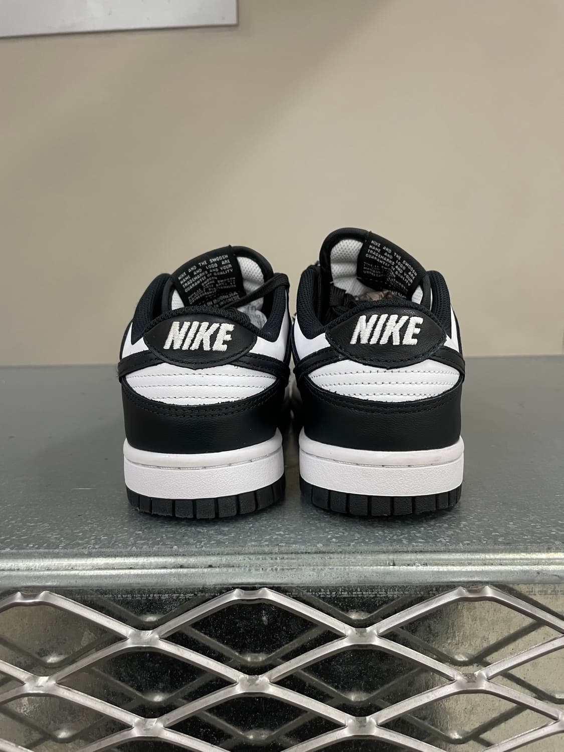 나이키 덩크 로우 레트로 블랙 230 상품이미지3