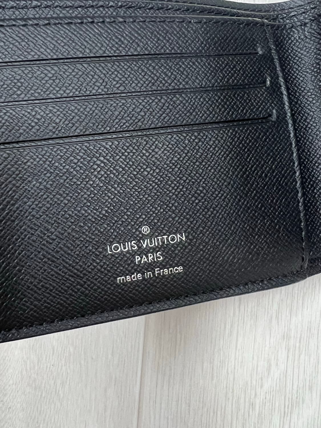 루이비통 멀티플 월렛 모노그램 이클립스 상품이미지3