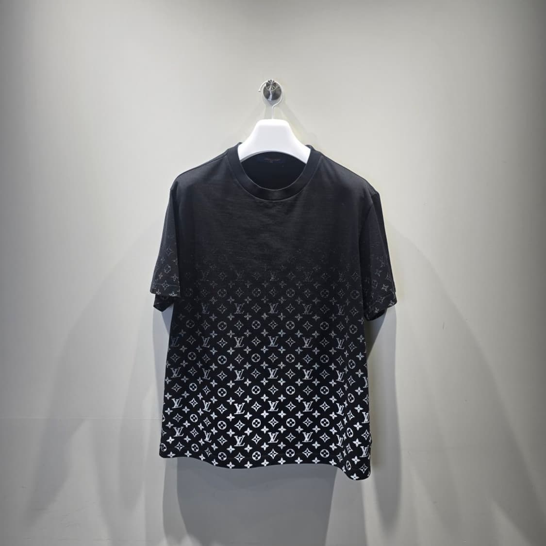 [중고/정품] 루이비통 모노그램 그래디언트 반팔 티셔츠 XL 상품이미지1