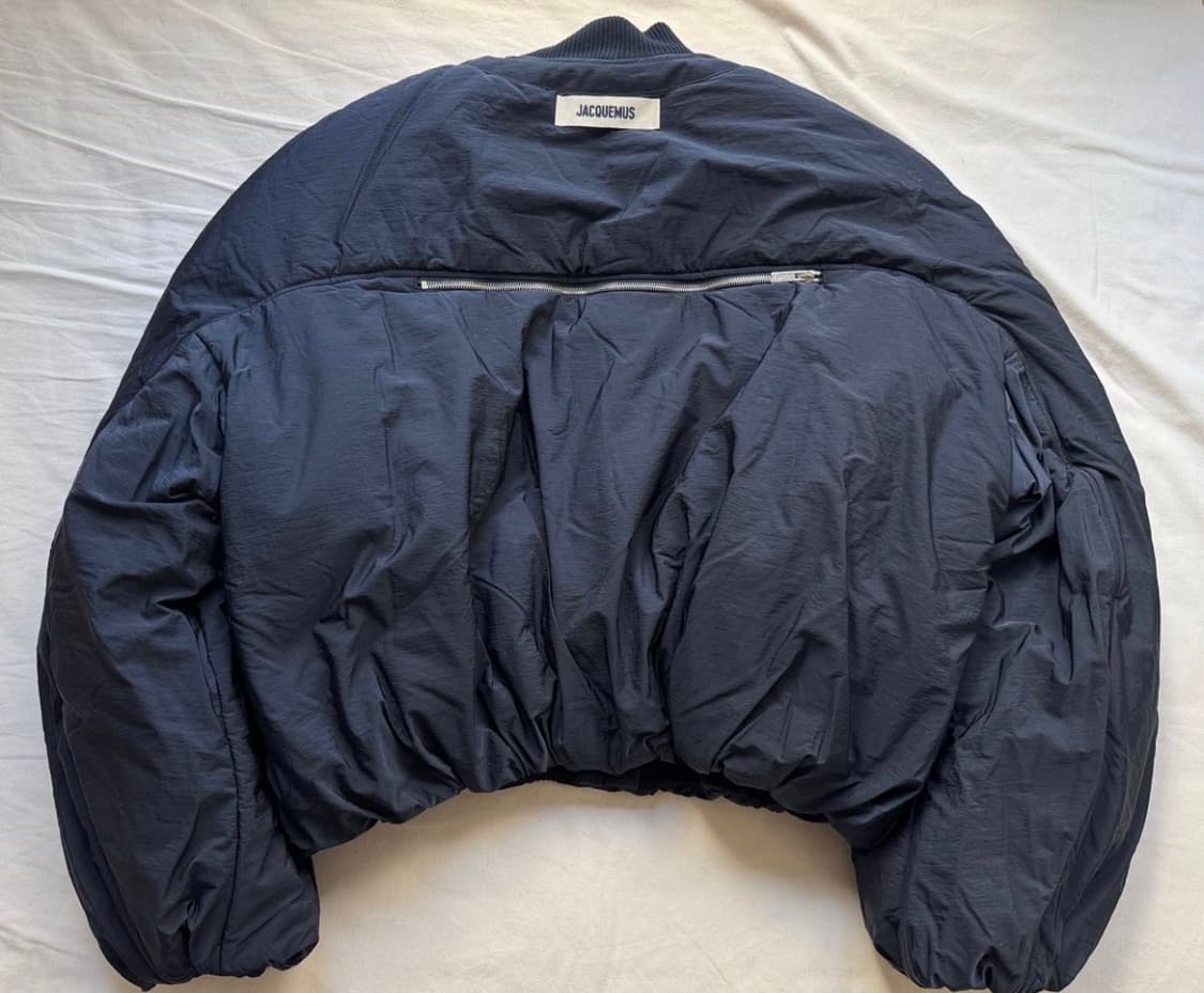 자크뮈스 르 봄버 크루아상 퍼피 봄버 패딩 Jacquemus 점퍼 상품이미지5