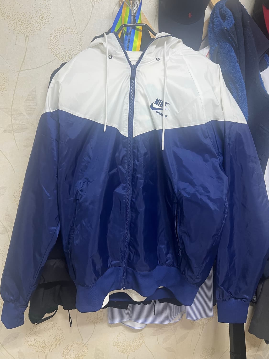 나이키 바람막이 상품이미지1