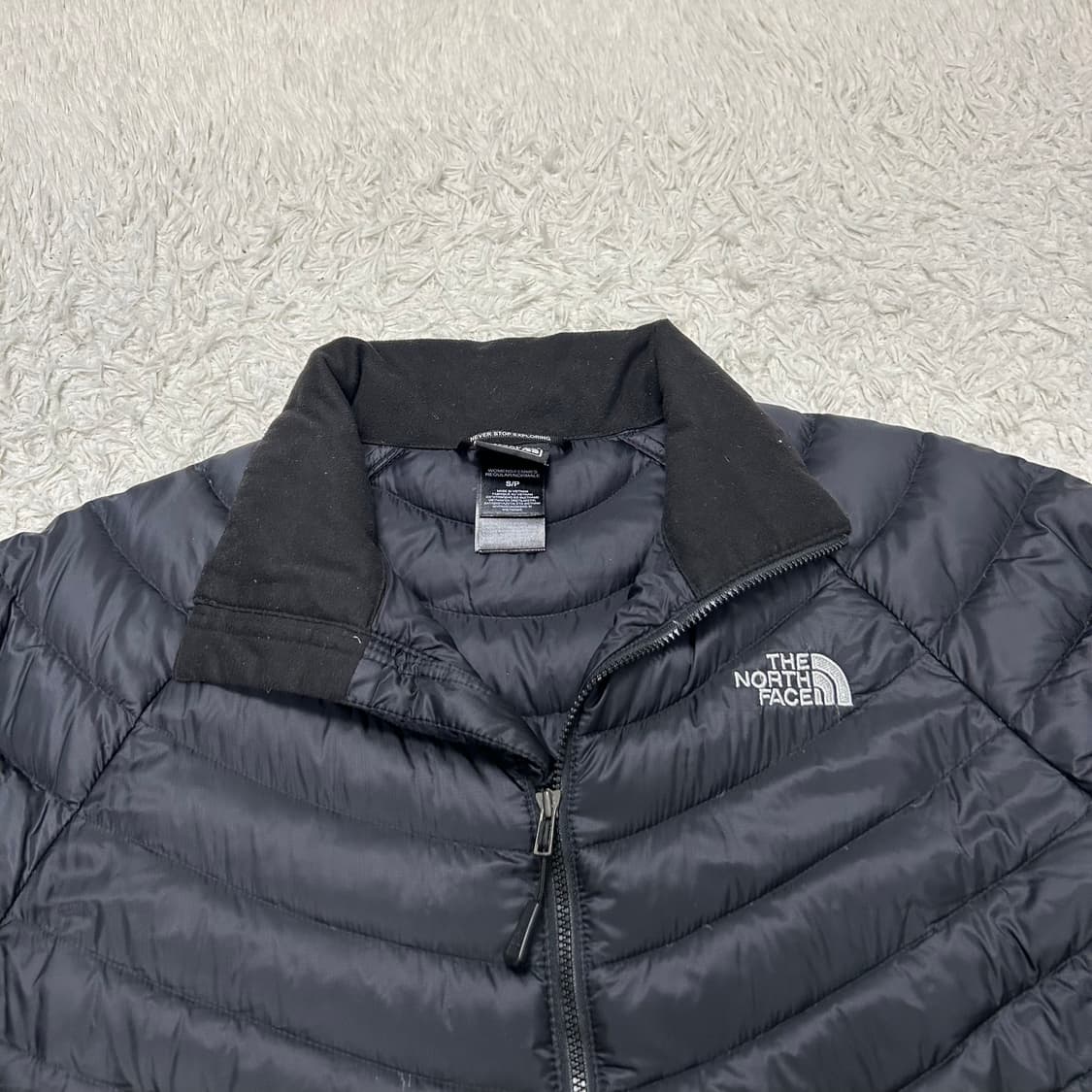 The North Face black lightweight padding 상품이미지5