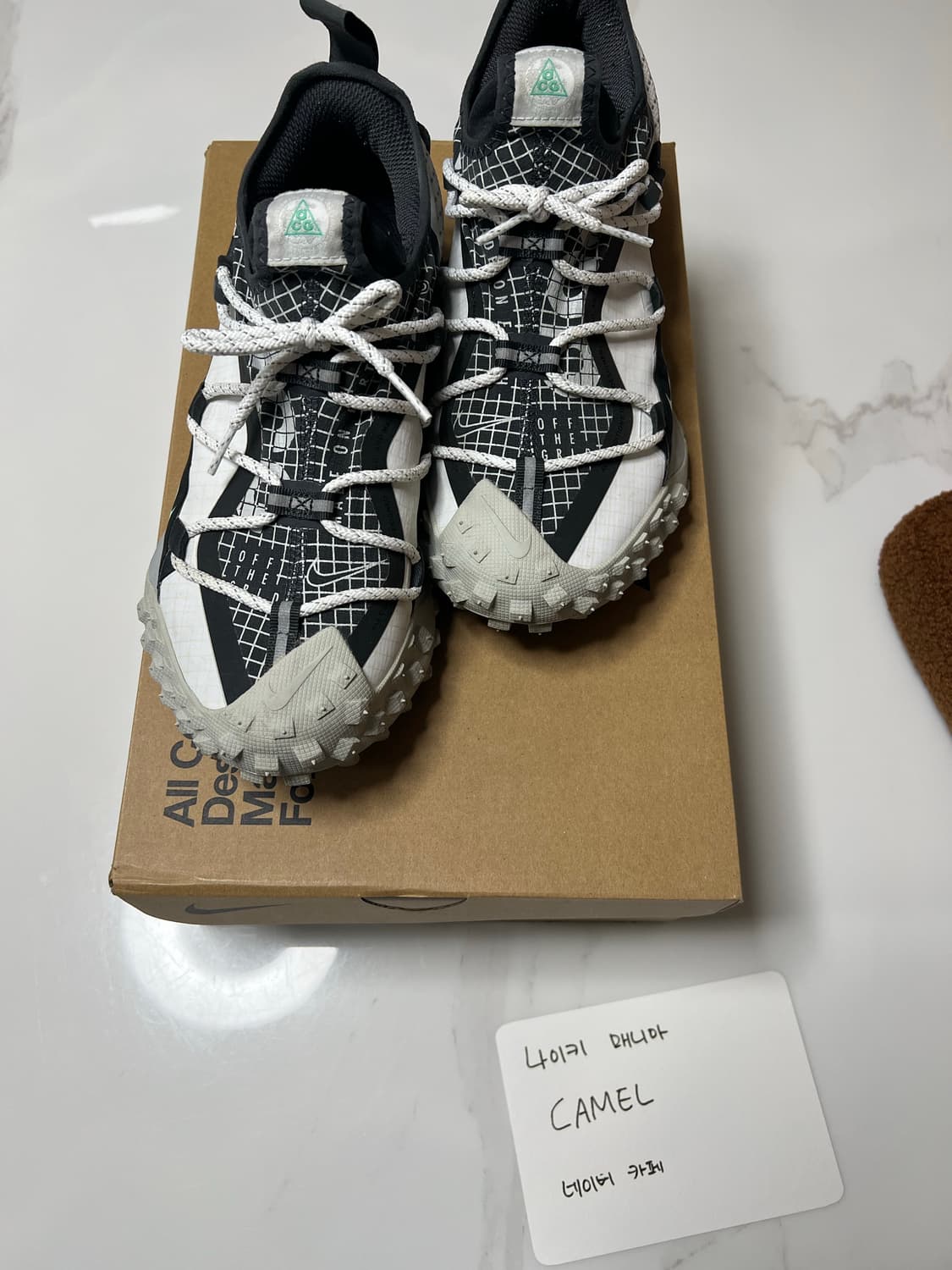 [265] 나이키 ACG 마운틴 플라이 로우 블랙 화이트 상품이미지1