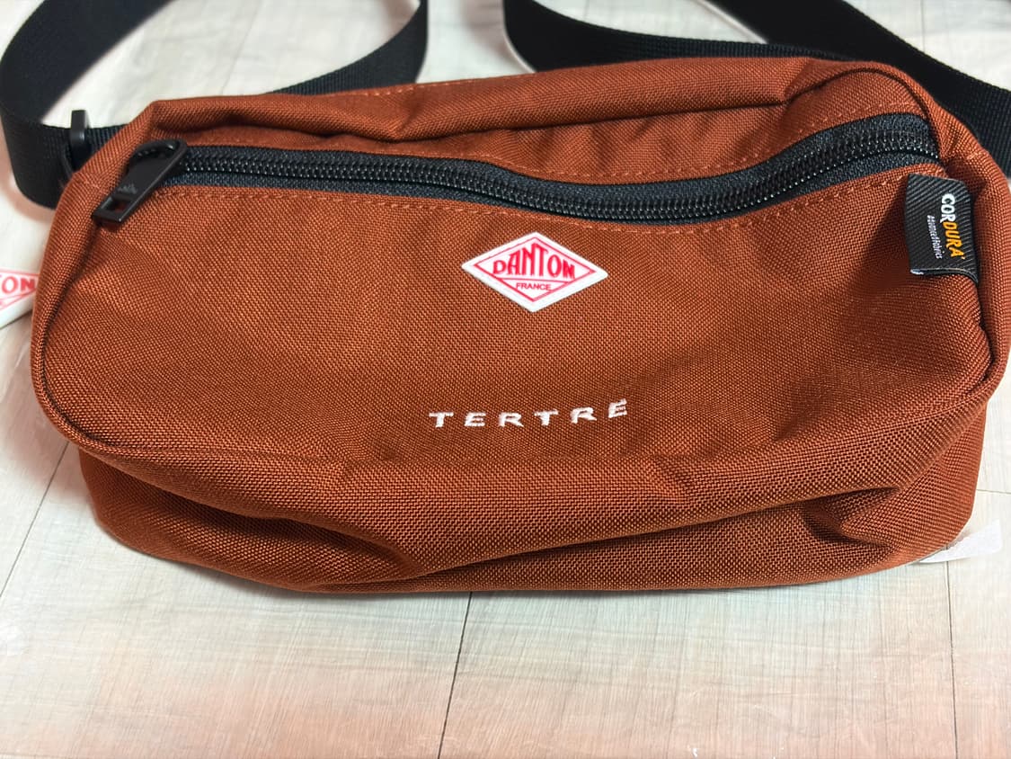 단톤 코듀라 크로스백 (Tertre - Orange Brown) 판매 상품이미지3