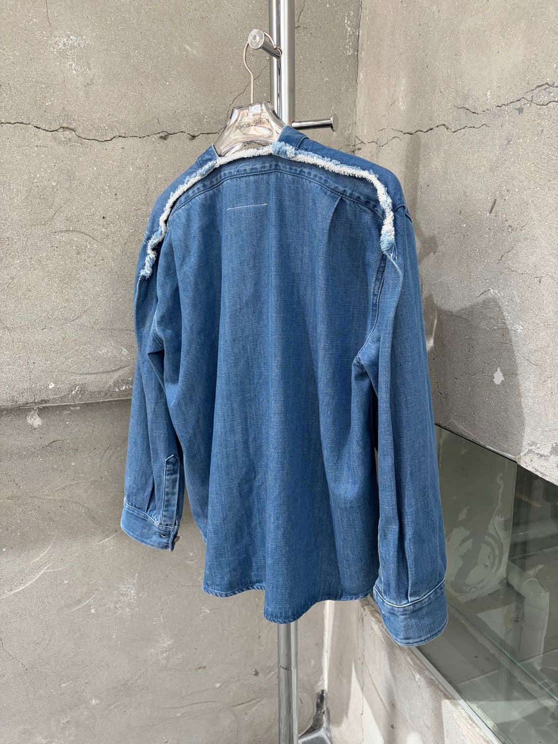 MM6 메종 마르지엘라 컷오프 데님 셔츠 상품이미지4