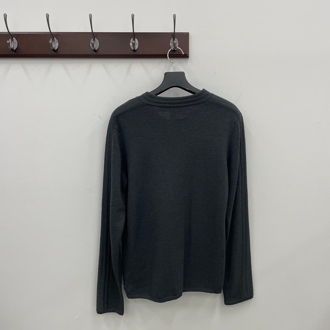 아르마니 익스체인지 V넥 챠콜 니트 상품이미지2