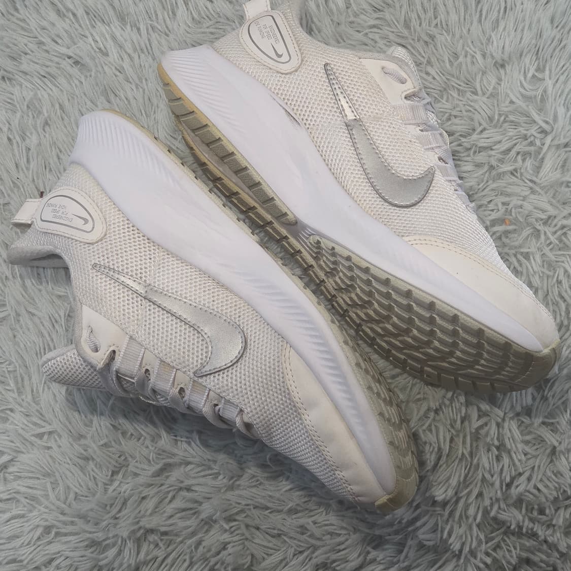 3a-7:나이키 런 스위프트 화이트(23.5cm) 상품이미지6