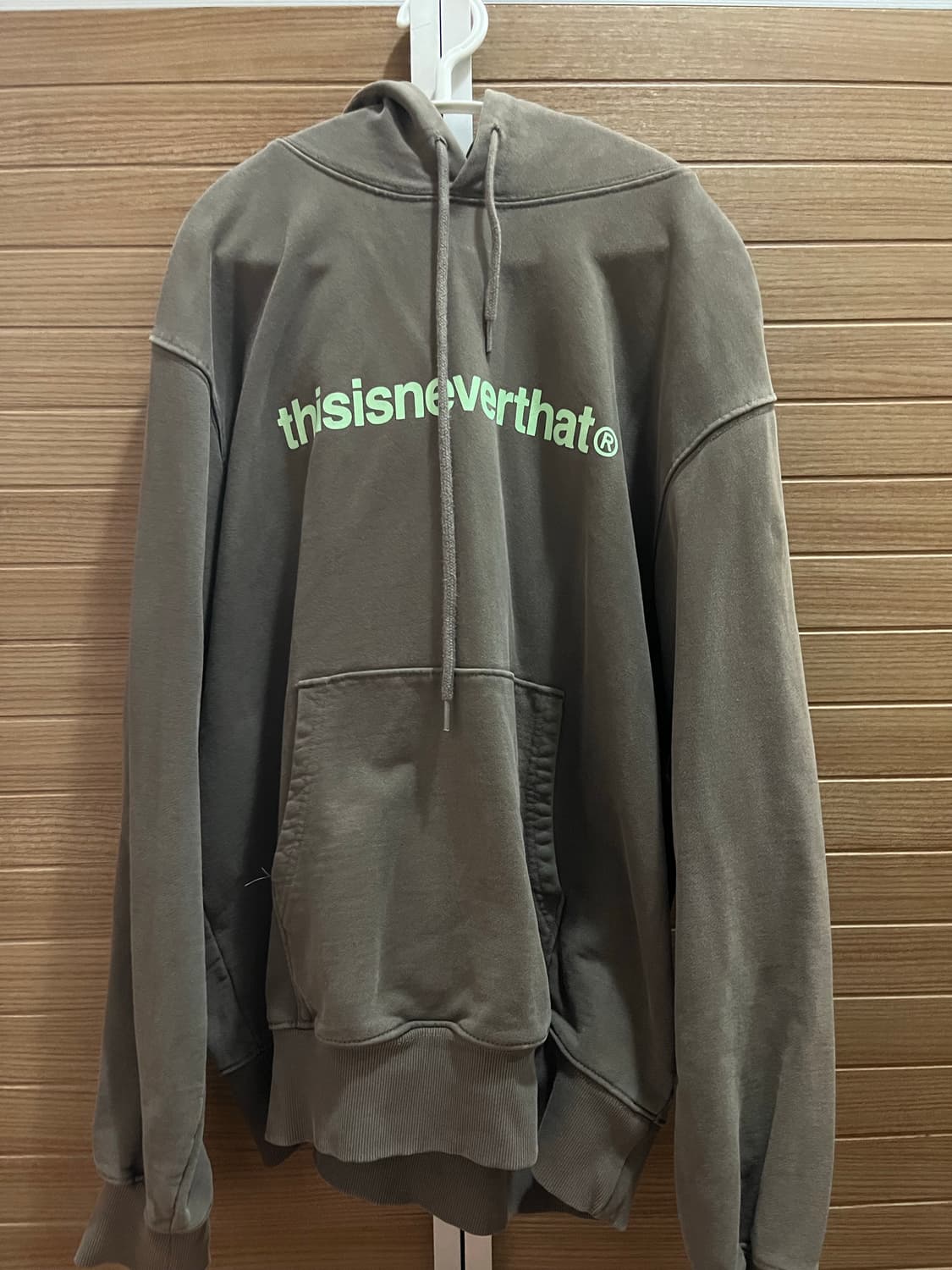 디스이즈네버댓 T-Logo LT Hoodie Dark Mocha 상품이미지2
