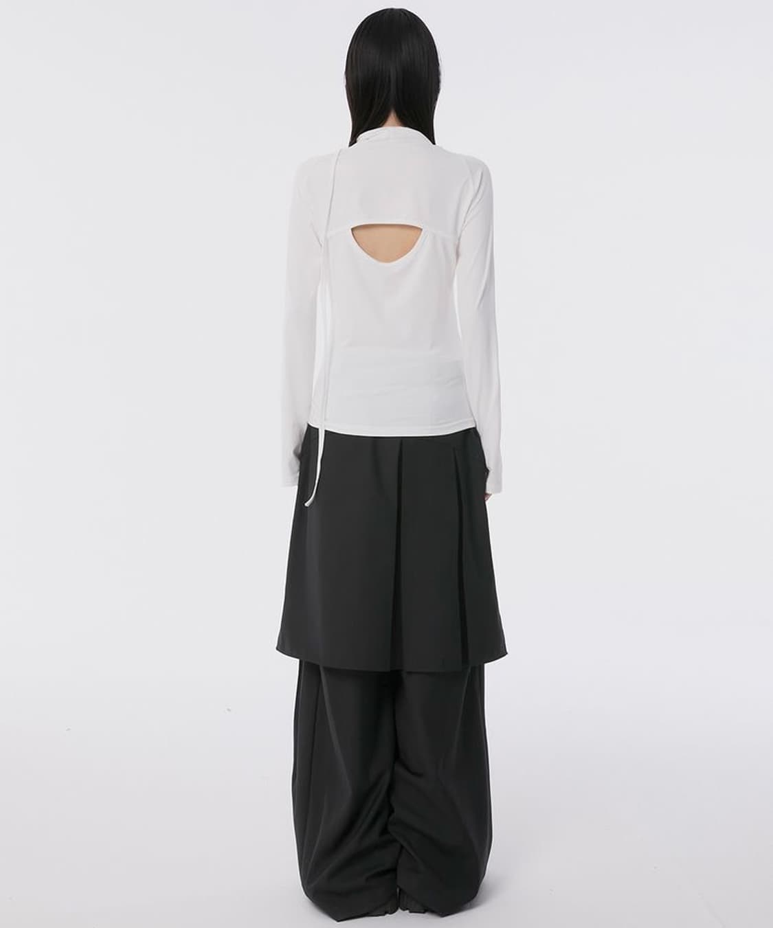 플레어업 컷아웃 터틀넥 롱슬리브 화이트 상품이미지2