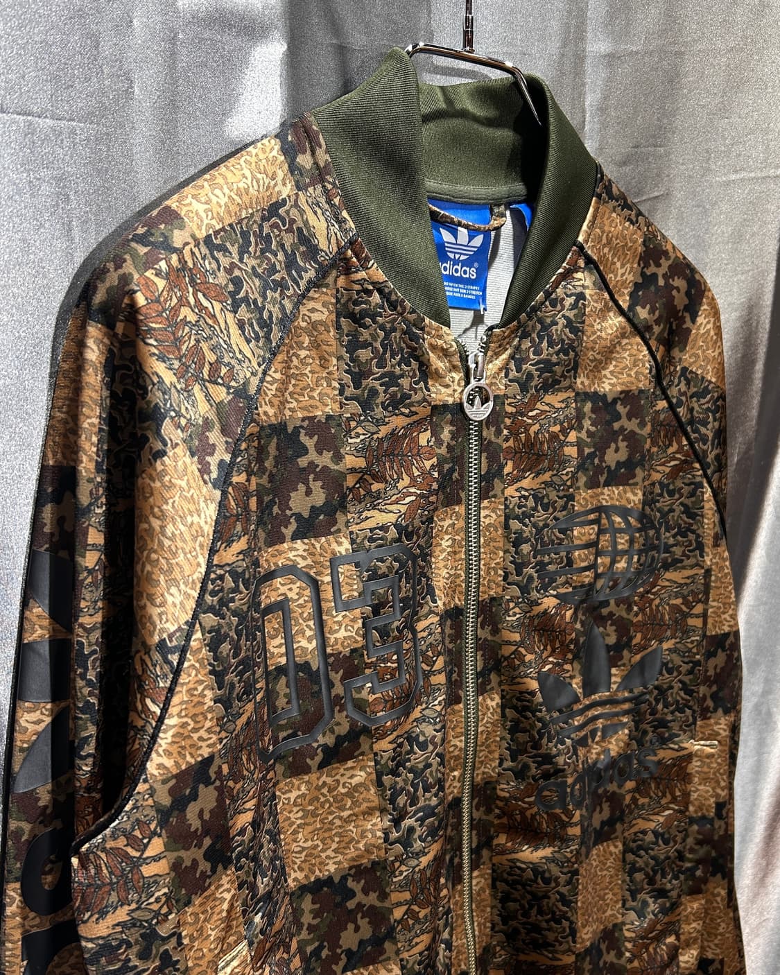M 아디다스 리얼트리 카모패턴 카키 트랙탑 상품이미지4
