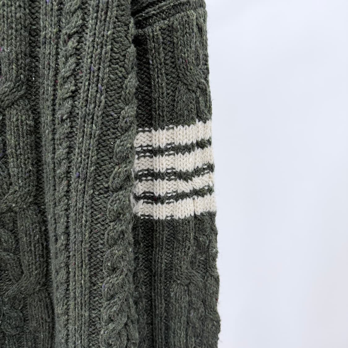 [S급/5] 톰브라운 사선완장 아란케이블 니트 스웨터 카키 상품이미지2