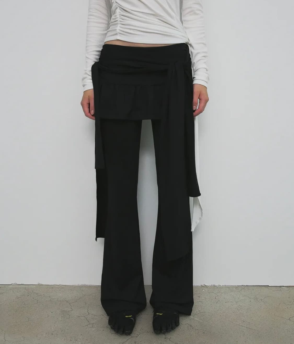 샌드릭 STRAP SKIRT PANTS_BLACK 상품이미지3
