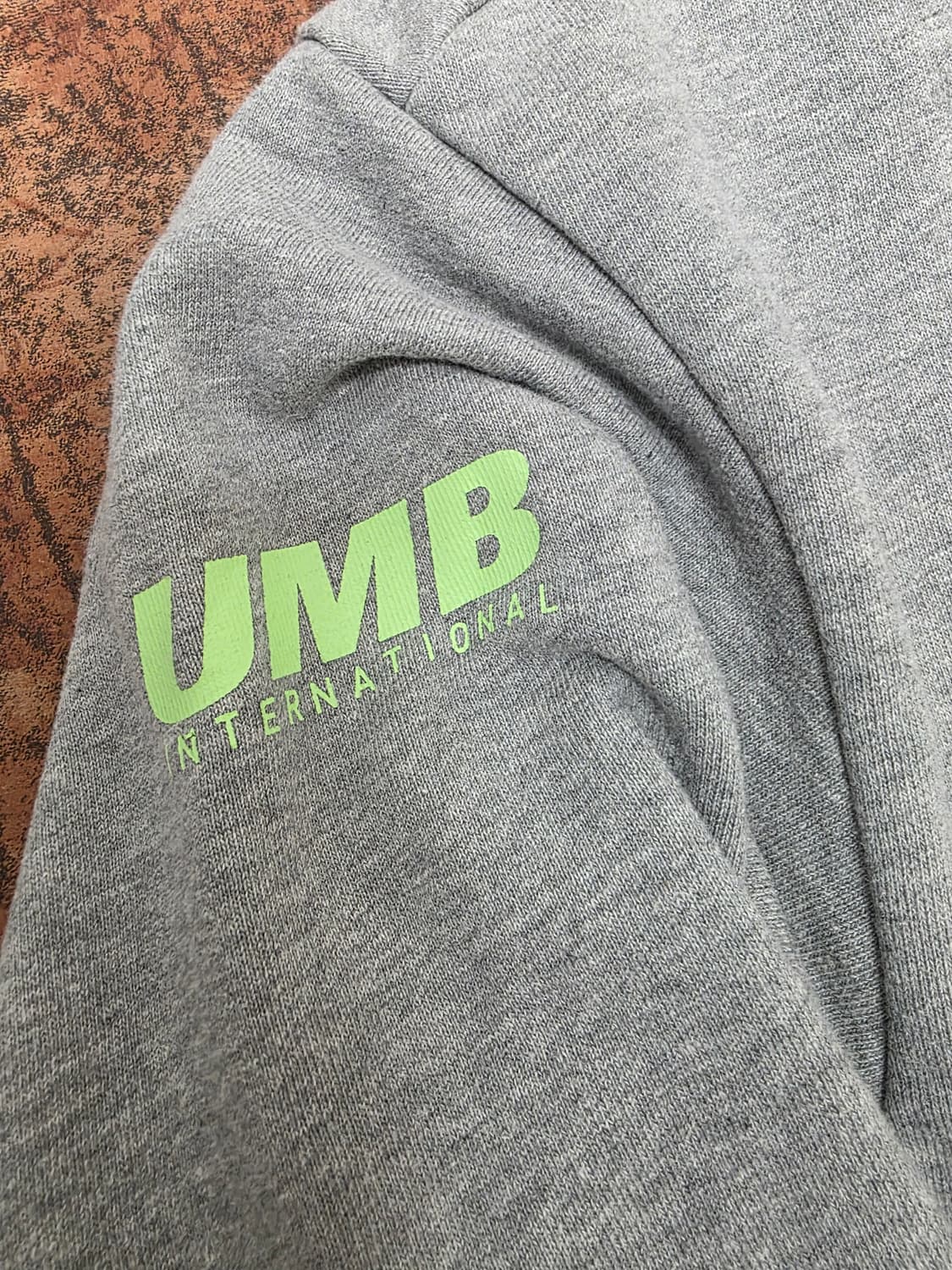 엄브로 오버핏 프린팅 후드티 100 상품이미지5